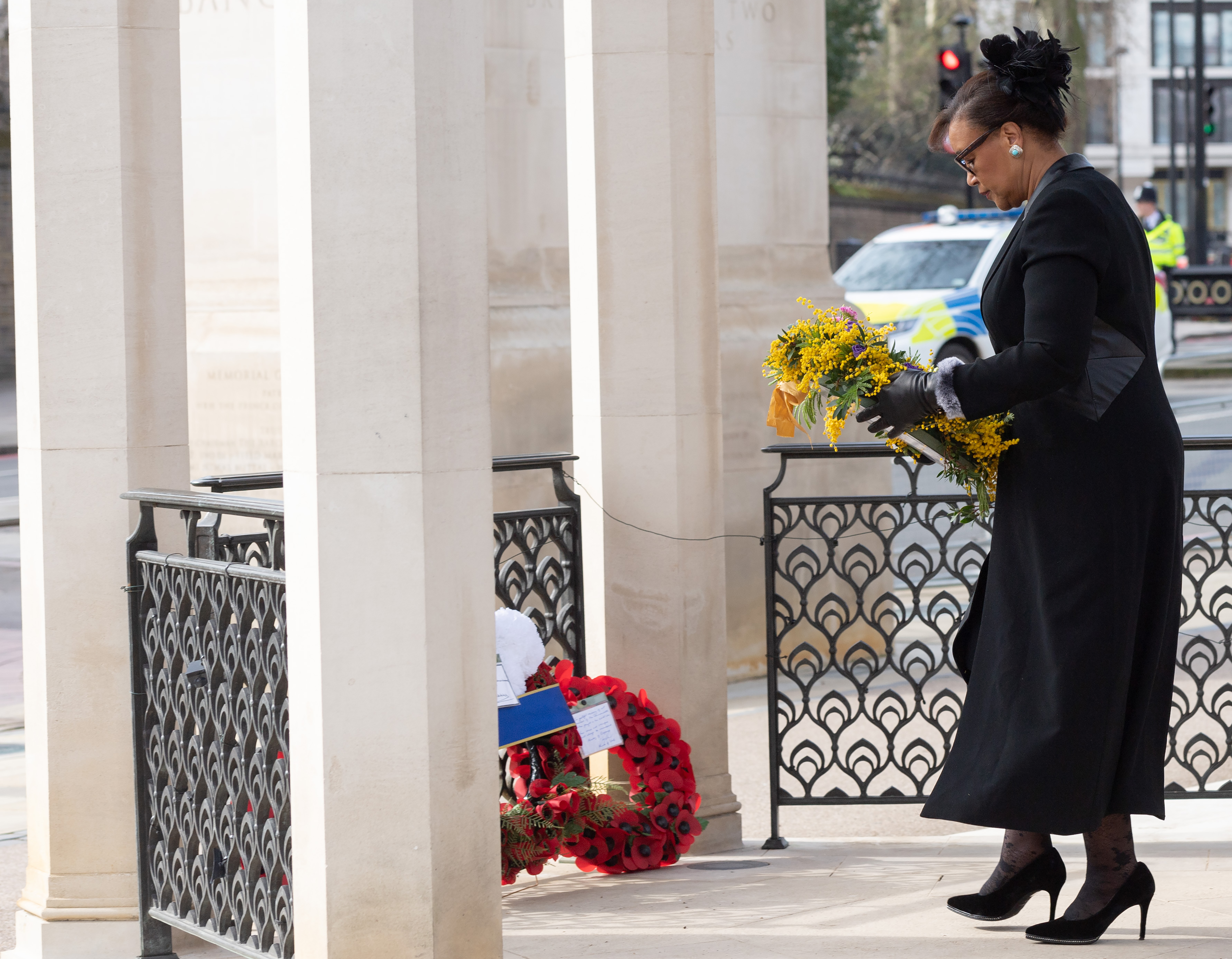 Commonwealth Secretary-General laying a wreath at the Commonwealth Day memorial service