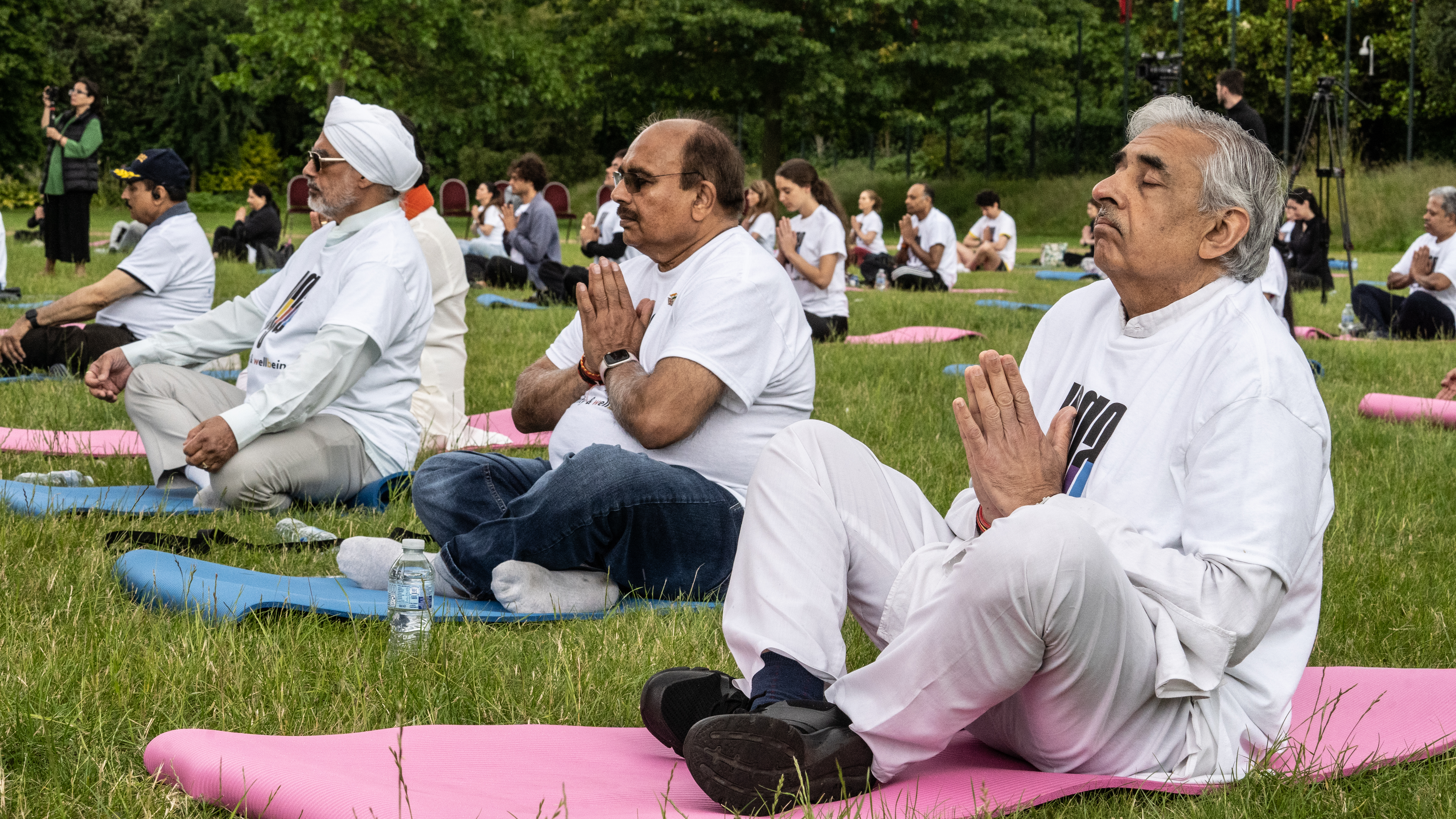 members-of-the-commonwealth-do-yoga