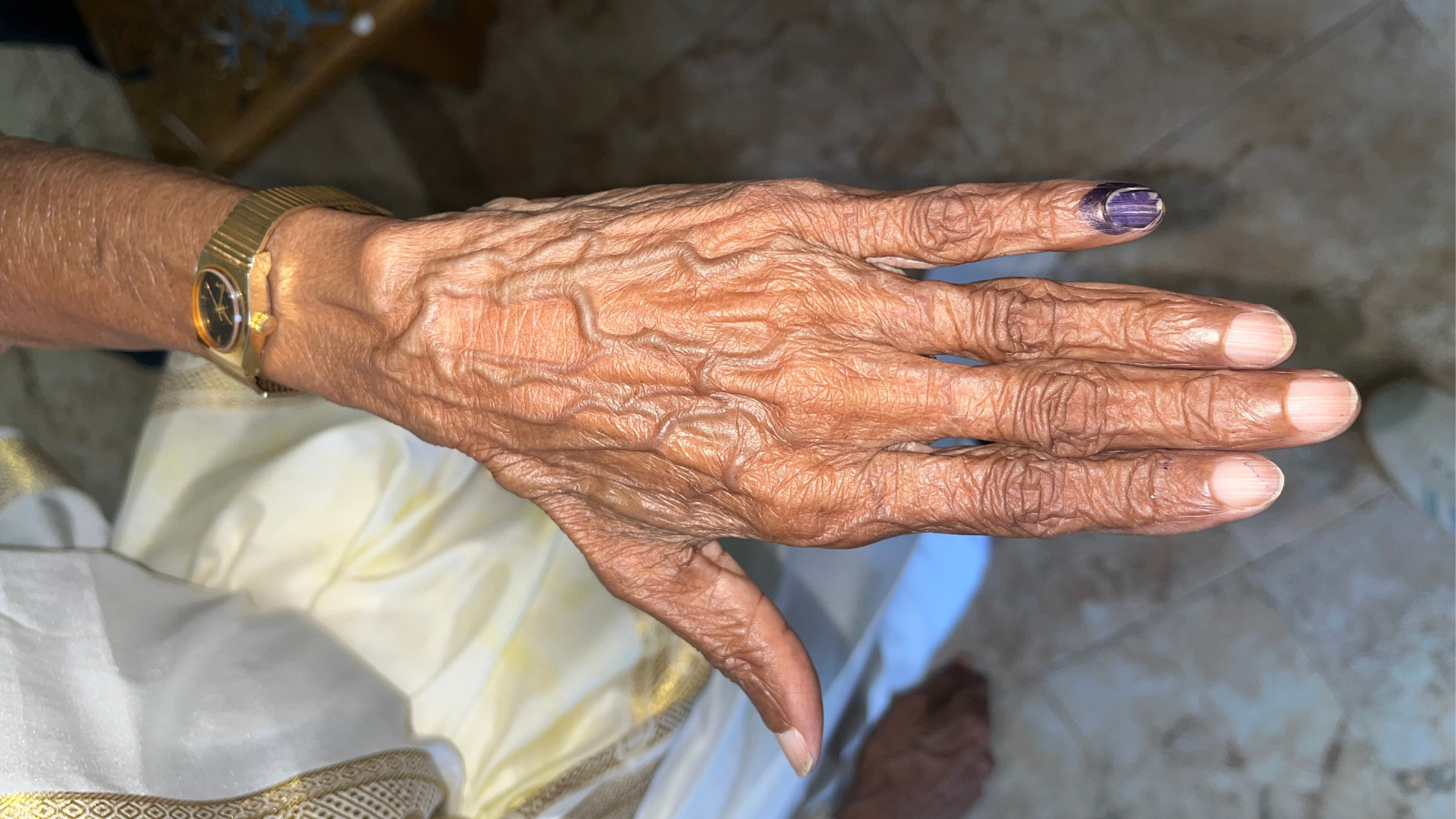 Samanmalee’s inked finger