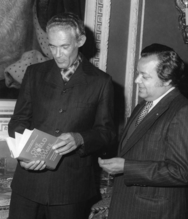 Jamaican Prime Minister Michael Manley with Commonwealth Secretary-General Shridath Ramphal