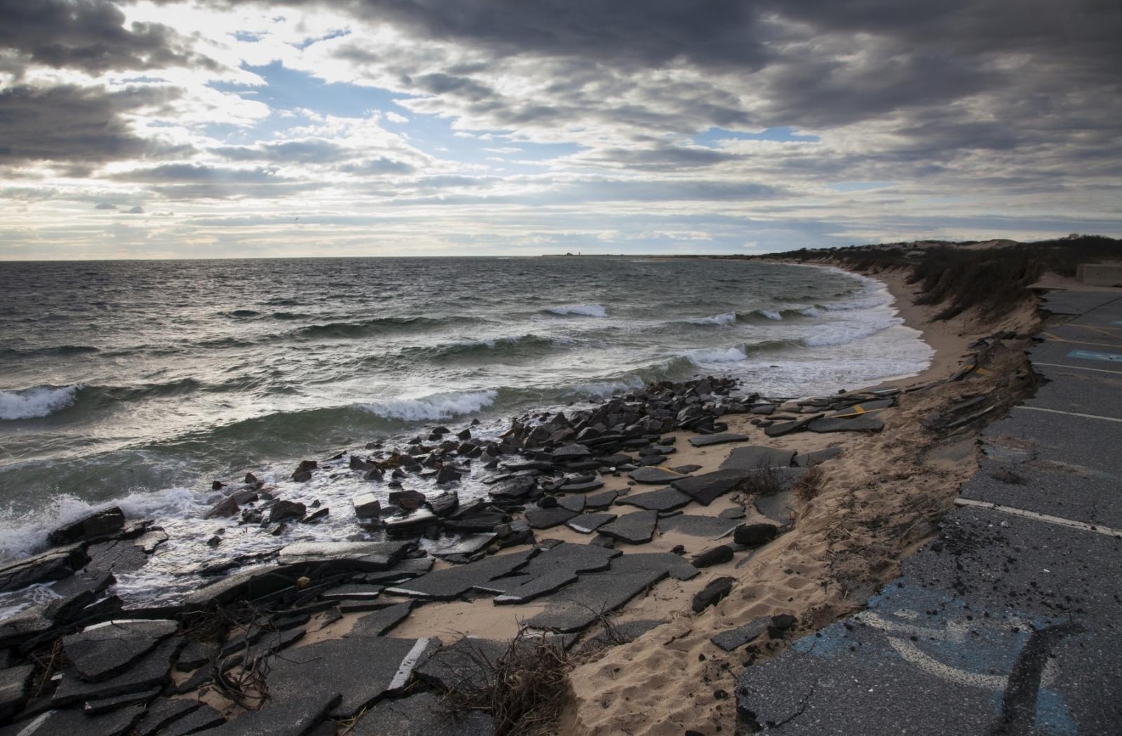 Case Study - EU Ports Energy and Carbon Savings Project- Options for Reducing Greenhouse Gas Emissions at Small and Medium-Sized Ports (on-going)