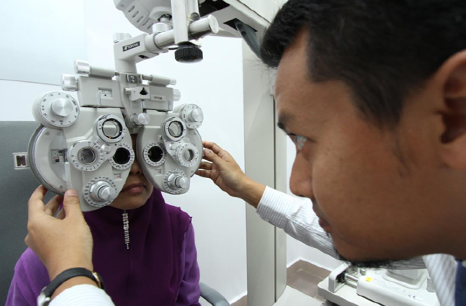 trachoma eye scientist