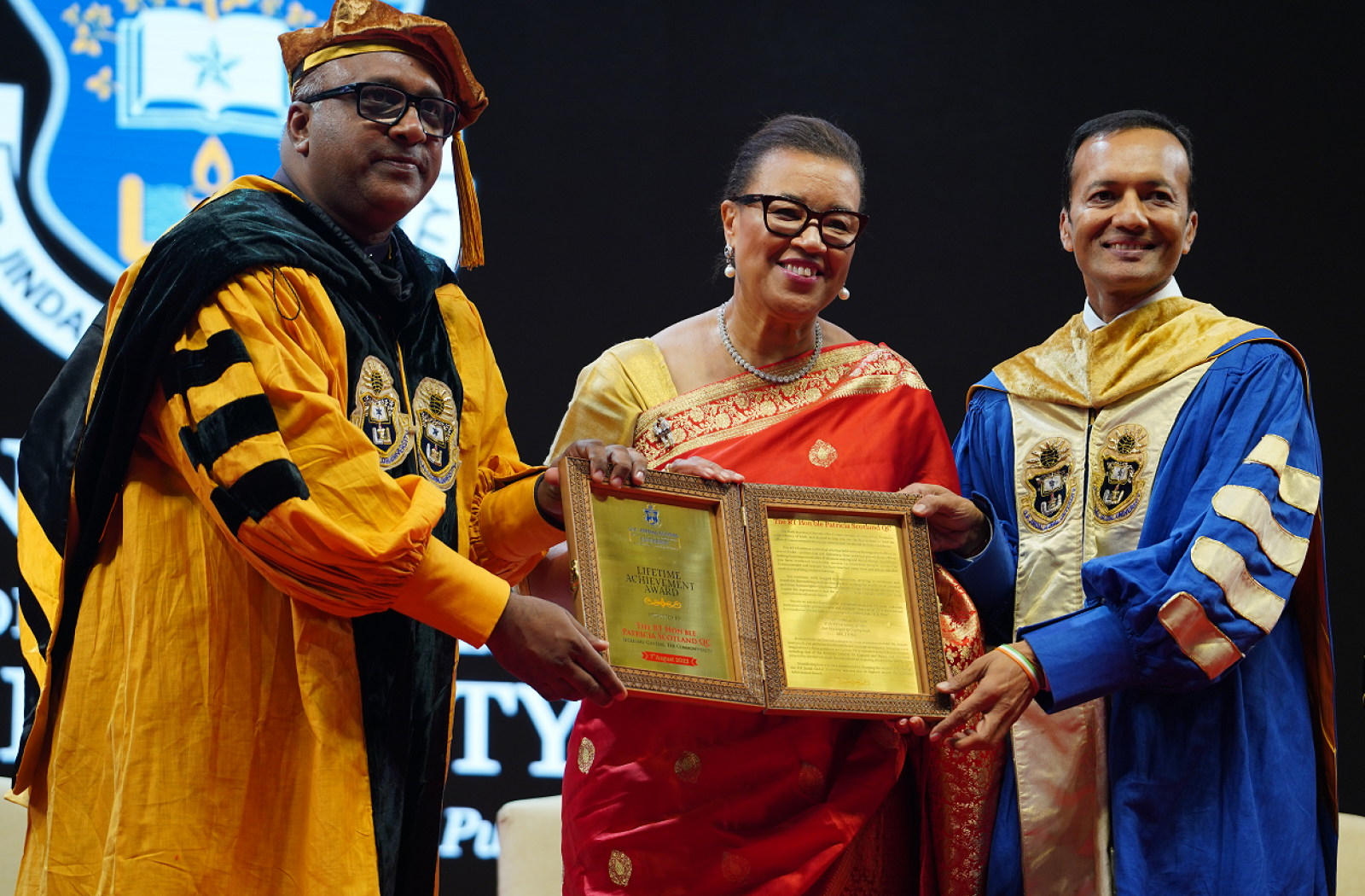 SG receiving the life time achievement award