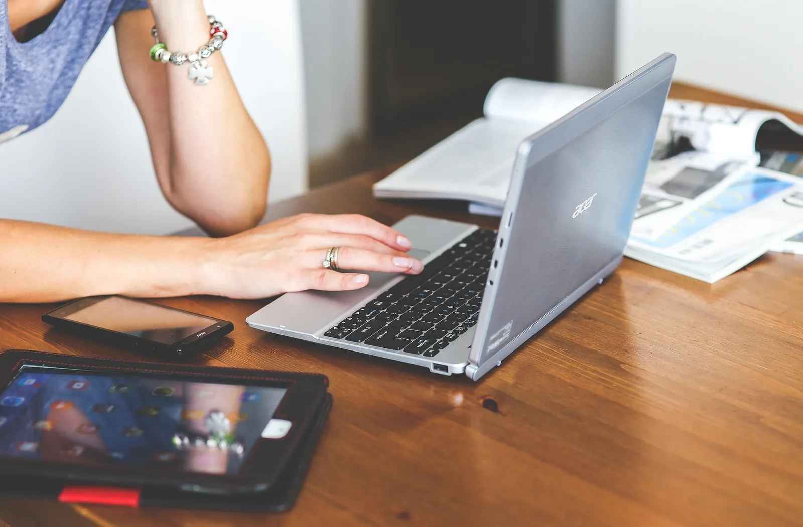 women on laptop
