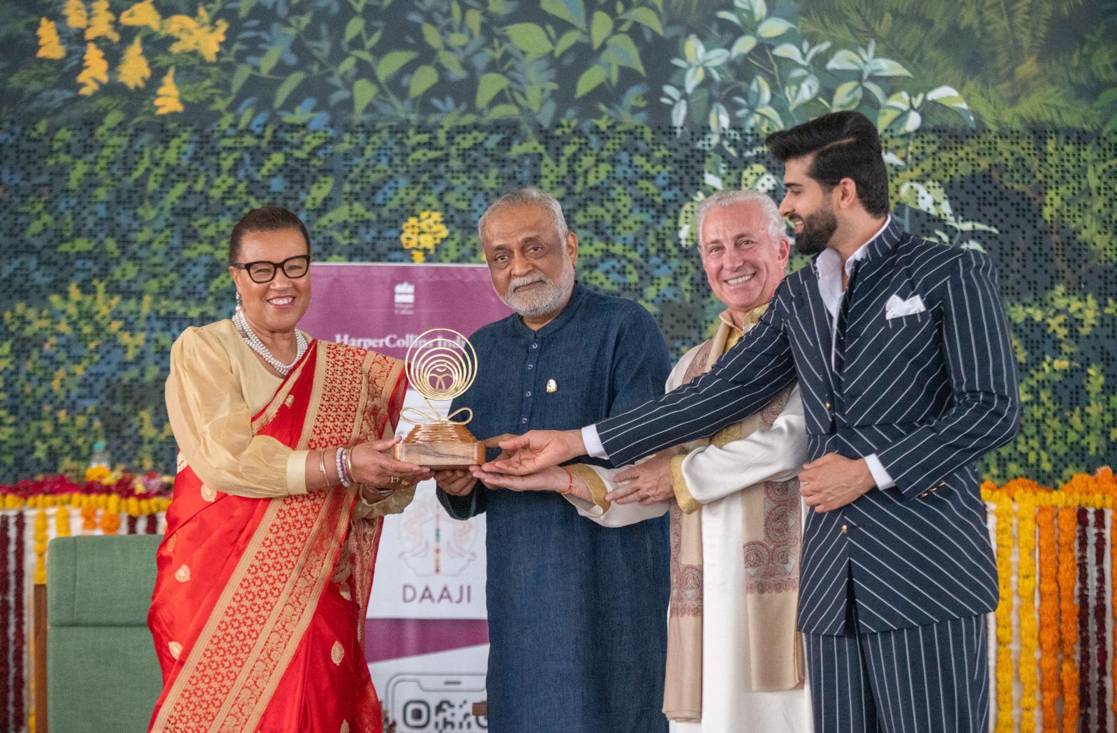 Commonwealth Secretary-General, The Rt Hon Patricia Scotland KC, receives the Changemaker Award