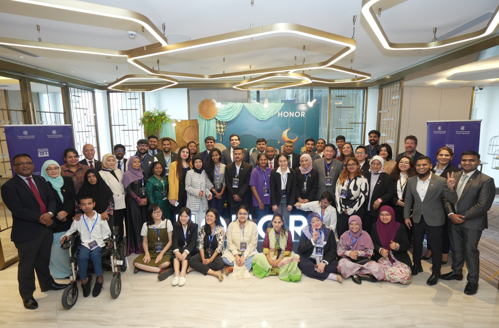 Group photo of young leaders at the Commonwealth Asian regional summit