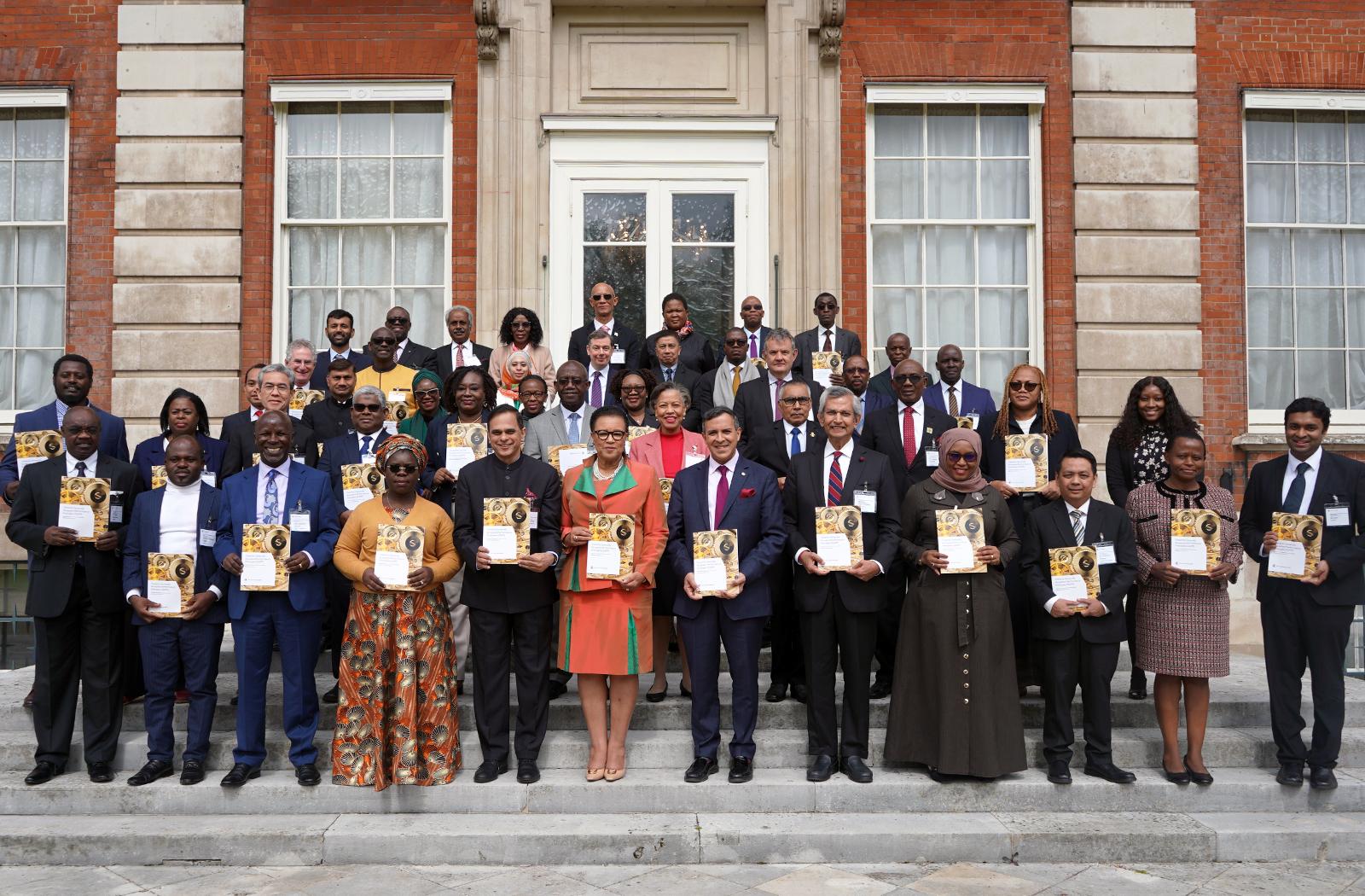 Heads of public service group photo