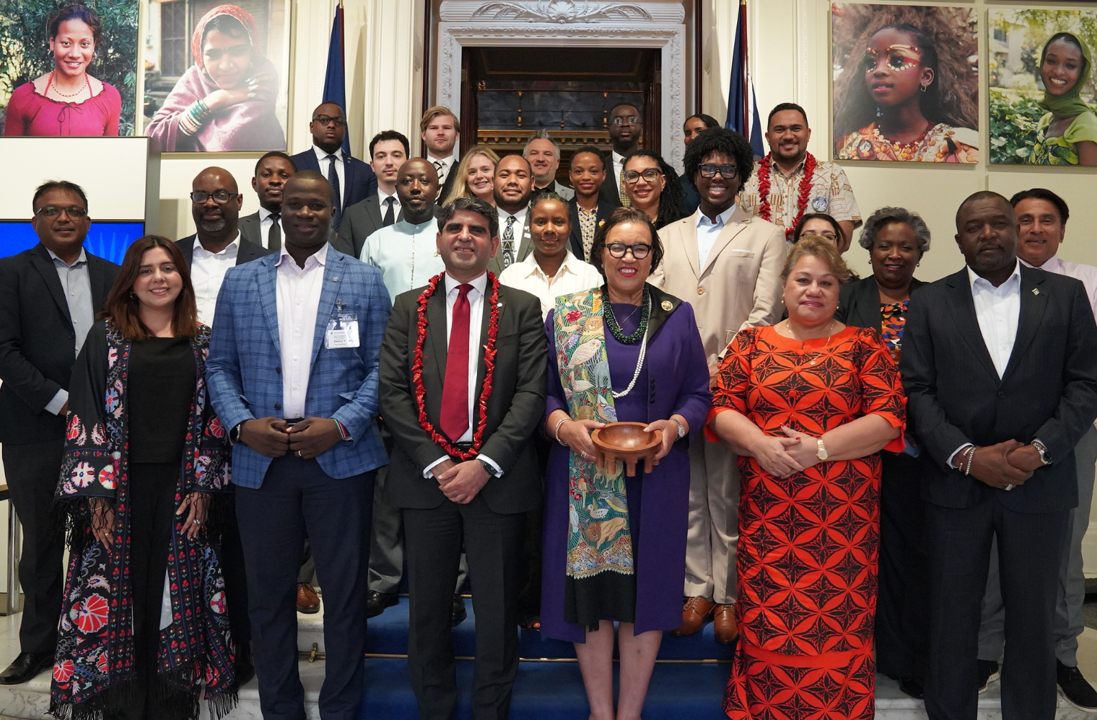 Ministers meet on the steps of Marlborough House