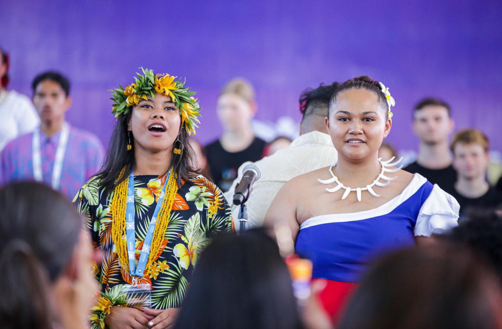 Commonwealth Youth Forum chogm two girls singing