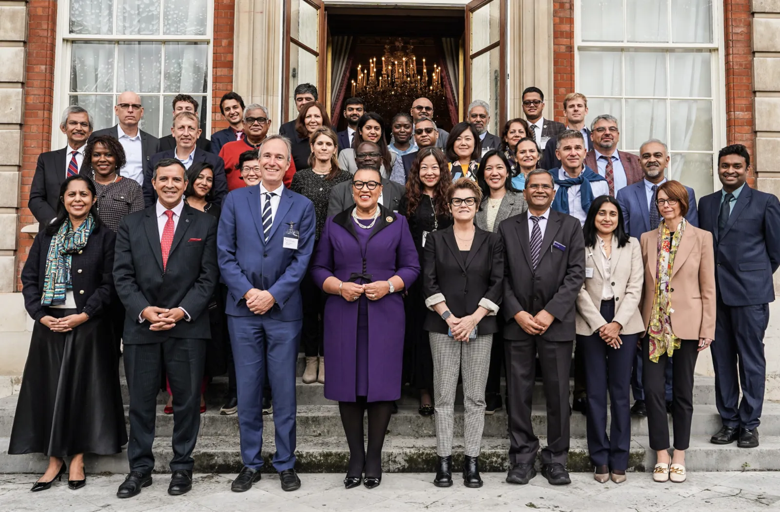 The World Bank South Asia Regional and Commonwealth Secretariat teams meet at Marlborough House.