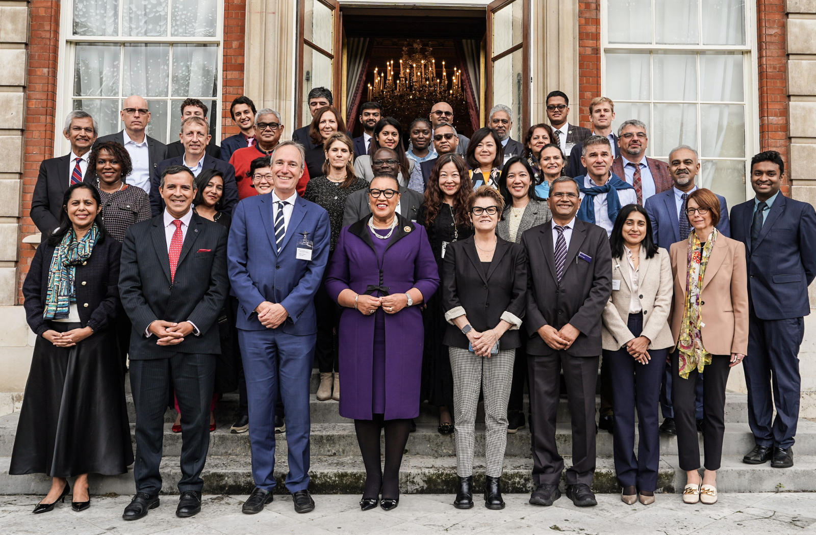 The World Bank South Asia Regional and Commonwealth Secretariat teams meet at Marlborough House.
