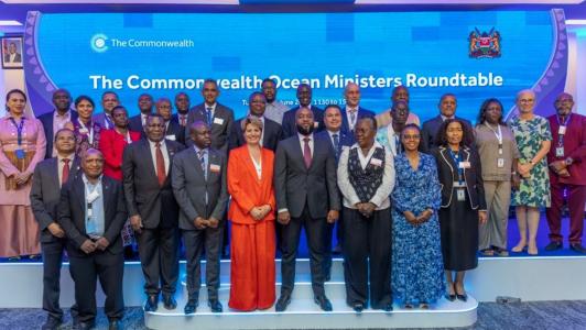 Family photo of ministers and senior officials at the Commonwealth Ocean Ministers Roundtable