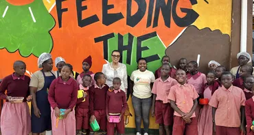 SG and the children at Food For Education