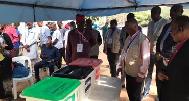 The Chairperson of the Commonwealth Observer Group, former President of South Africa H.E. Thabo Mbeki, observes polling in Nigeria's general elections