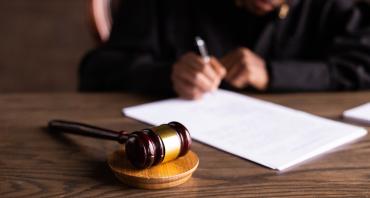 Female judge 