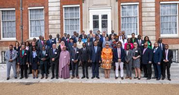 Family photo of Commonwealth youth ministers