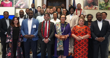 Ministers meet on the steps of Marlborough House