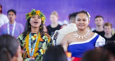 Commonwealth Youth Forum chogm two girls singing
