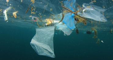 Plastic ocean pollution