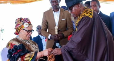 Commonwealth Secretary-General being honoured with the office staff during the ceremony in Zambia  
