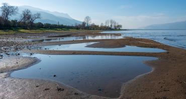 Dry and wet land
