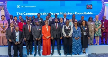Family photo of ministers and senior officials at the Commonwealth Ocean Ministers Roundtable